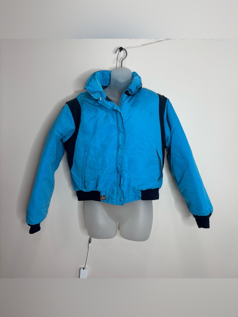 Woolrich vintage woman’s size large Blue Puffer Jacket Navy coat zip up 90s